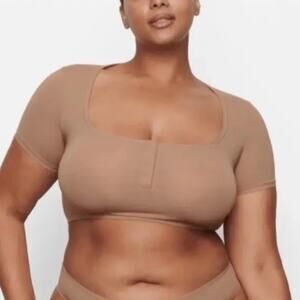 SKIMS Women's Fits Everybody Henley Crop Top in Mica Size 3X